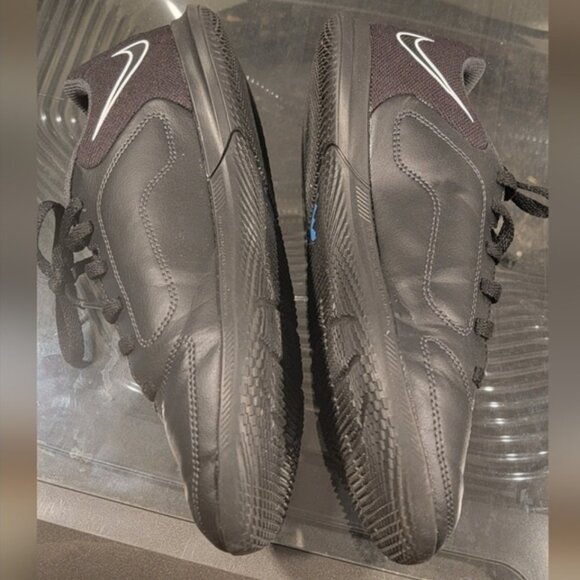 Nike Tempo Sneakers - Picture 6 of 8